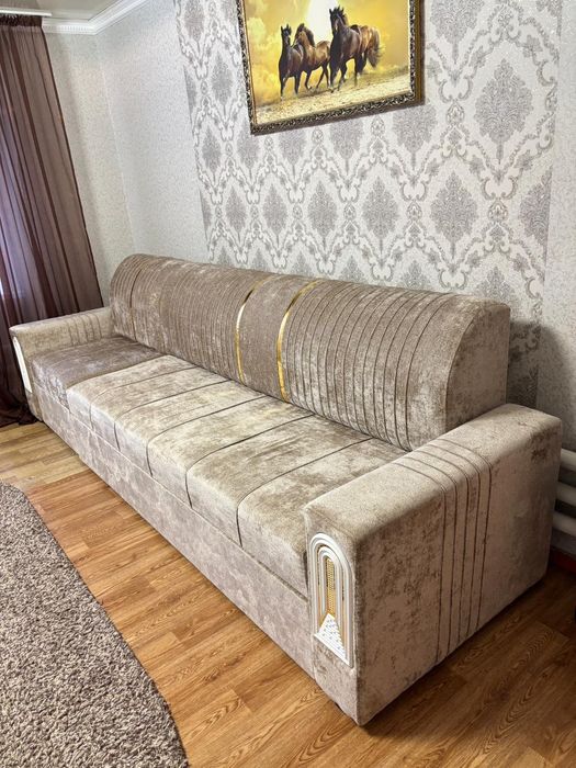 Диван трехметровый. Новый