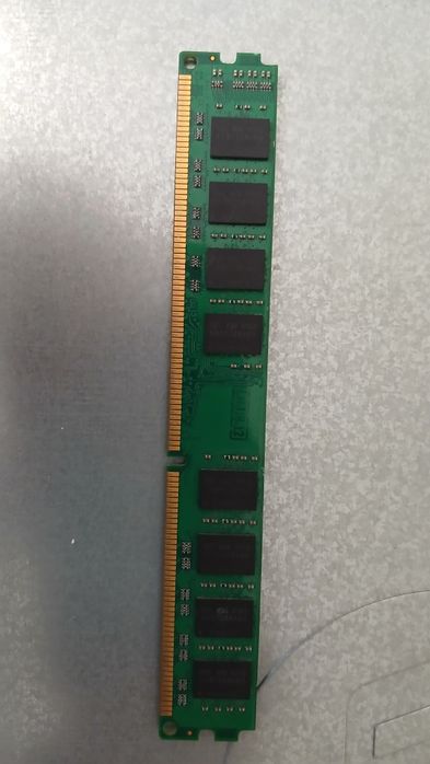 Оперативка DDR3 4GB 1600 mhz