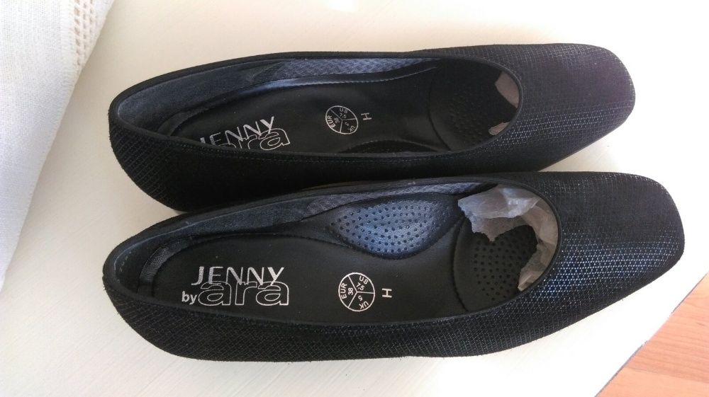 Елегантни дамски обувки