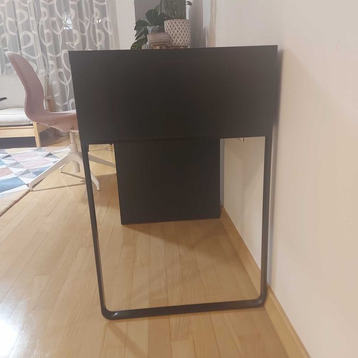 Бюро и стол, като нови