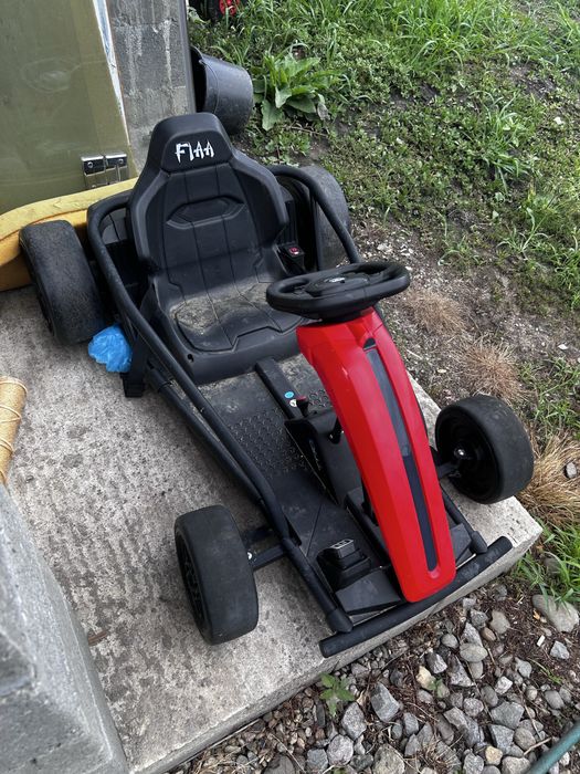 Kart de copii defect