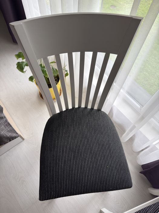 Стол за трапезария