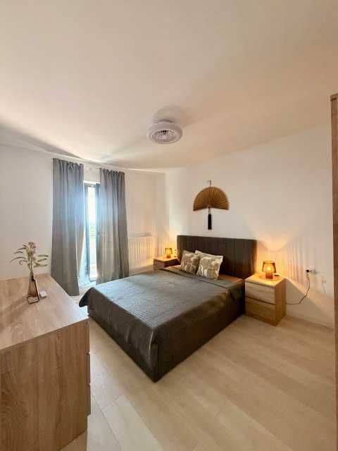 Apt 2 camere (nou) prima inchiriere / 2 locuri parcare subteran/ Preciziei Pacii