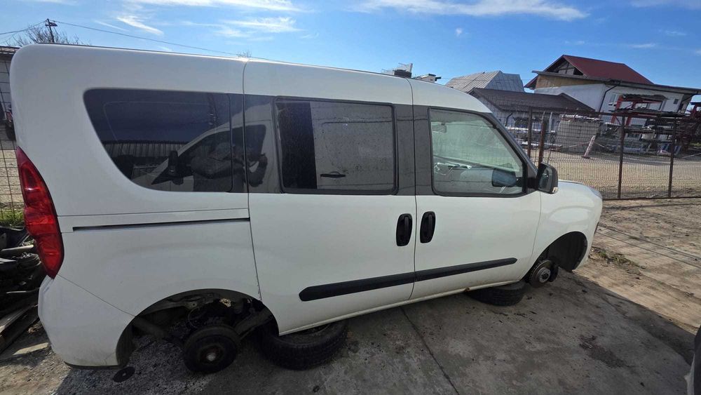 Dezmembrari Fiat Doblo 1.6 MJ diesel 105Cp / 77Kw  transmisie manuala 6+1 an de fabricatie 2012