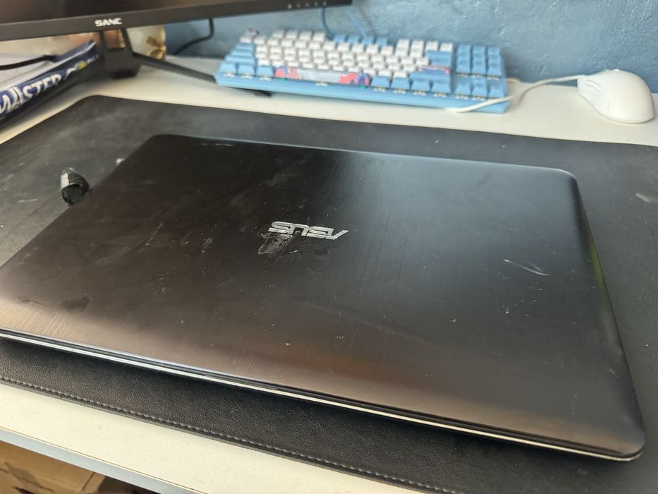 Продам ноутбук ASUS CORE I5 7200 SSD
