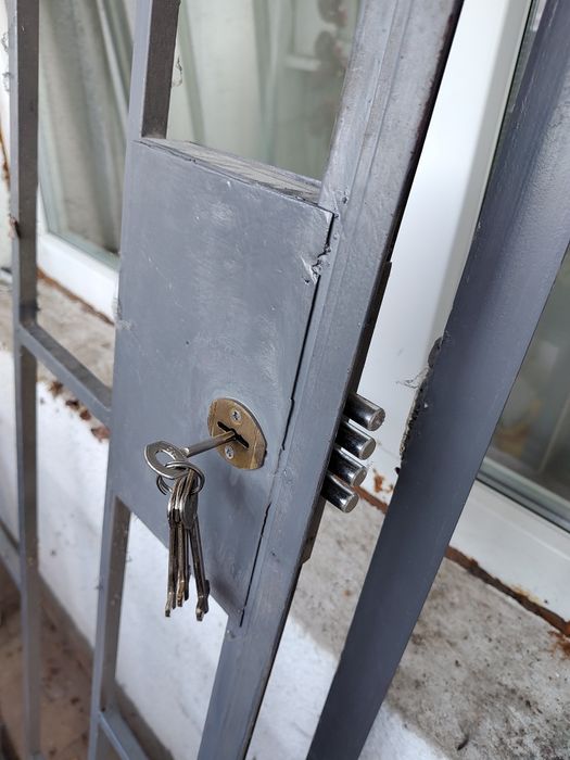 Метална решетка за врата