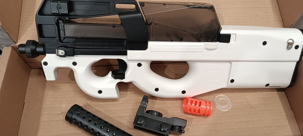 Автомат Orbeegun P90 white B009A3
