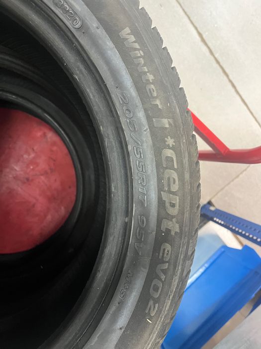 Зимни гуми 205/55R17 Hankook