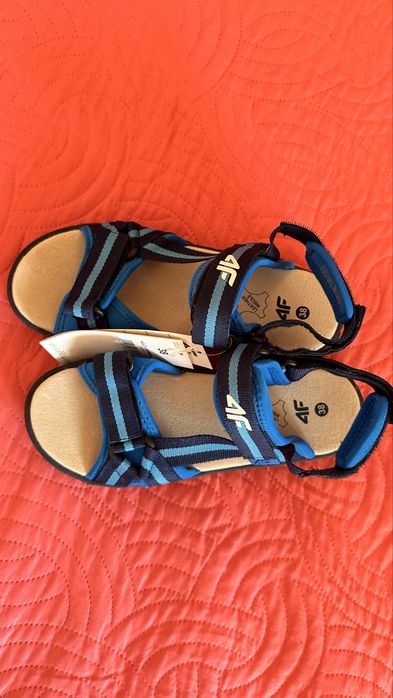 Детски Сандали нови, 38р