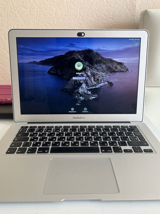 Продам MacBook air 13 2017