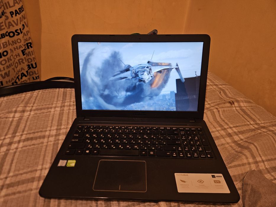 Ноутбук  от Asus