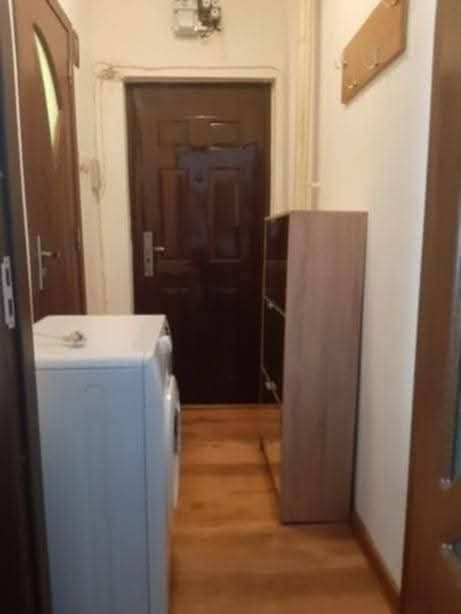 Închiriez apartament