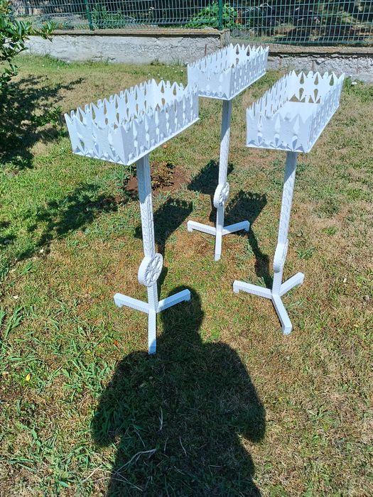 Метални цветарници цветарник