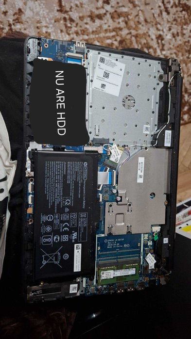 Laptop HP 15-da0198nq PENTRU PIESE!!! - Ecran 15.6" + 4GB RAM