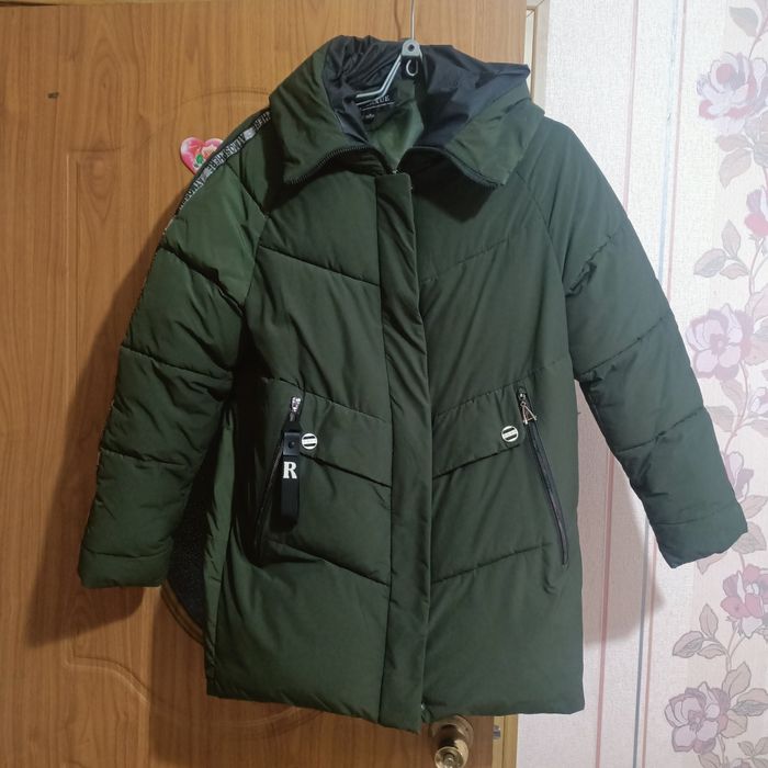 Продам куртку женскую