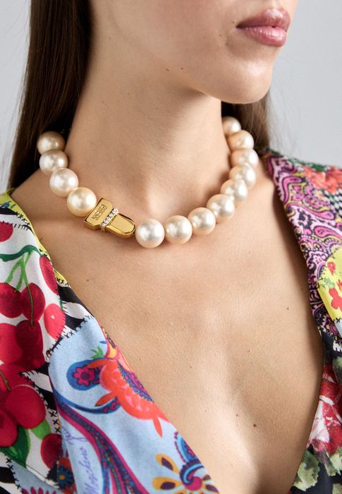 Обемно перлено колие чокер MOSCHINO големи перли бежово златист гердан