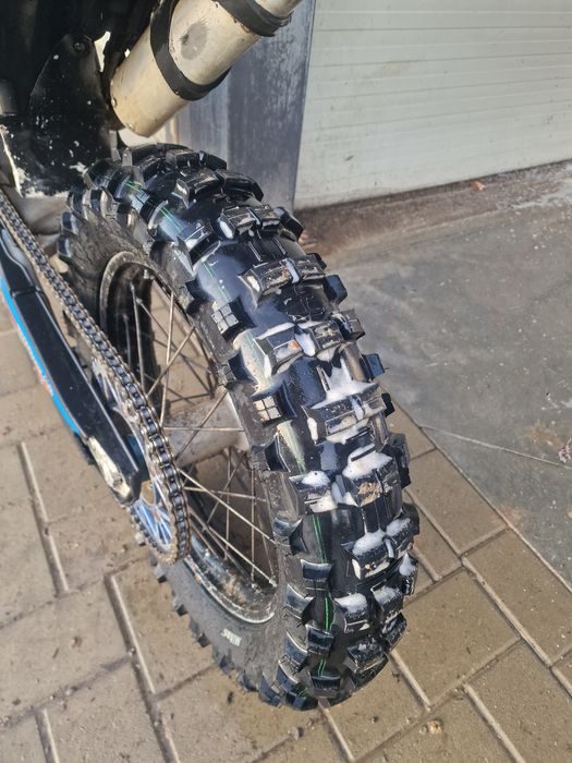 Vând/schimb   cu  moto de stradă husaberg(ktm) 300 2t cu act