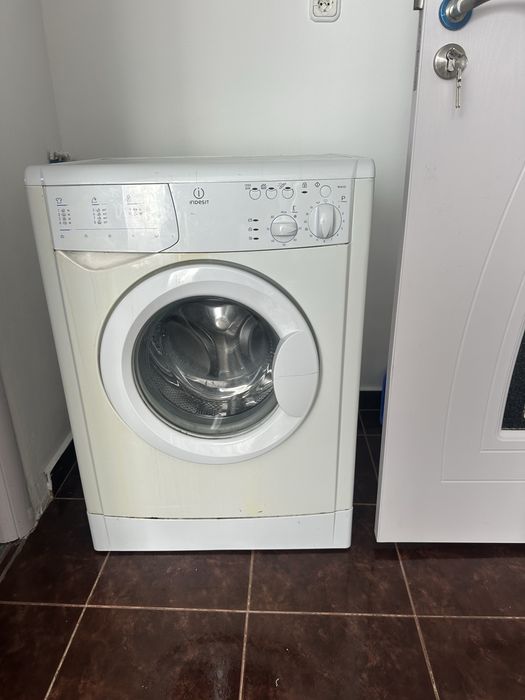 Inchiriez apartament 2 camere zonă centrală