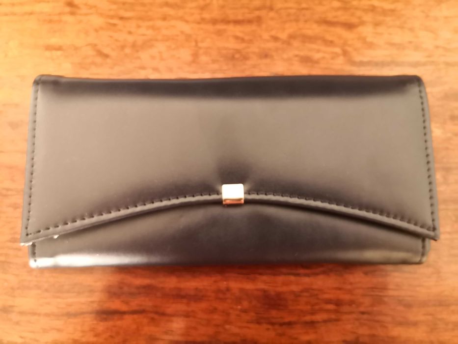 Ново Дамско портмоне - изкуствена кожа