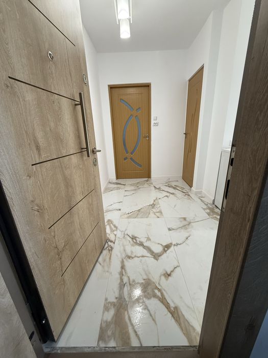 Vand Apartament 2 camere et 1