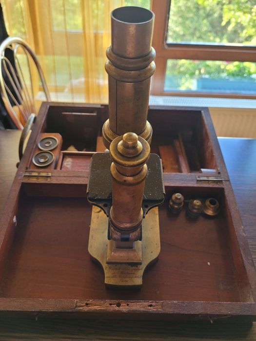 Microscop Constant Verrick original din alamă lăcuită,