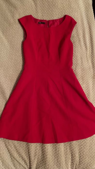 Платья на вечер и повседневные