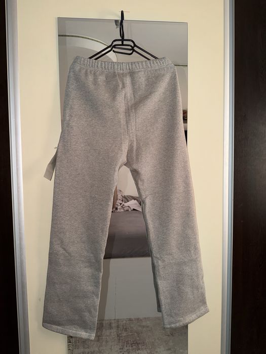 Pantaloni essentials