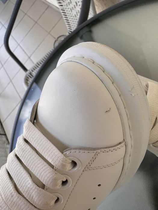 Vand adidasi Alexander McQueen