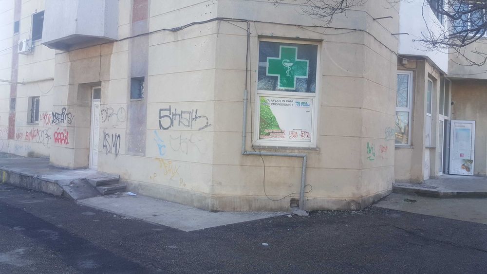 Inchiriez spatiu comercial km 45 piciorul podului, Bdul Aurel Vlaicu 3