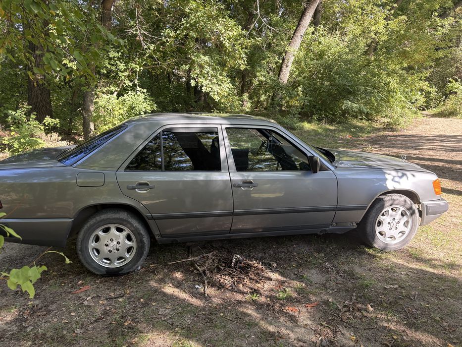 Mercedes w124 e260