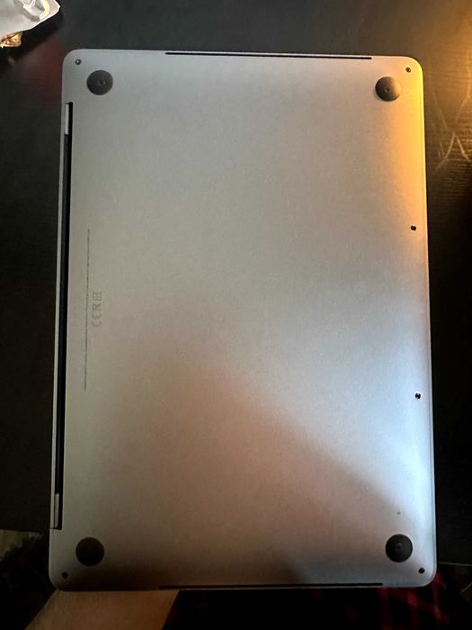 Vand macbook pro 2020, 13 inch , i5 ,accept si schimb laptop gaming