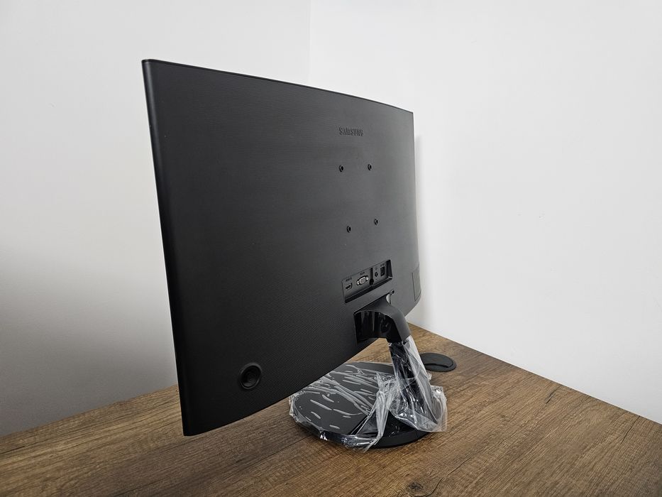 Monitor Setup Complet – 2x Samsung Curved 24” + braț suport