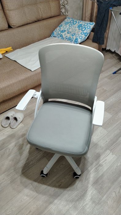 Продам телевизор, шкаф, стул