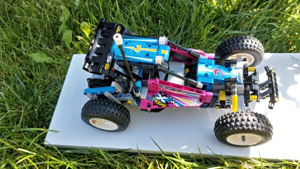 LEGO Technic 42124 - Vehicul de teren / Off-Road Buggy - complet