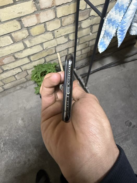 Iphone 11 pro srochna sotiladi