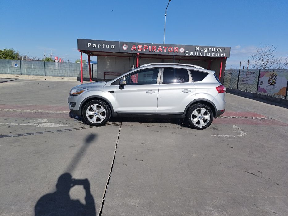 Ford Kuga 2.0 TDCi  MOT 03/2027 Recent adus  din UK