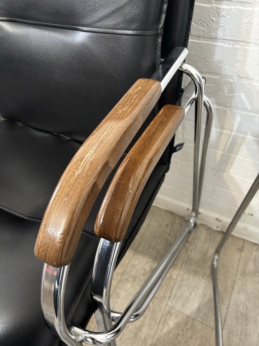 Стулья офисные с ручками