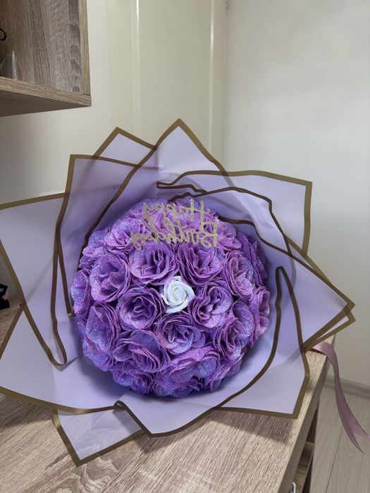 Buchet de trandafiri mov