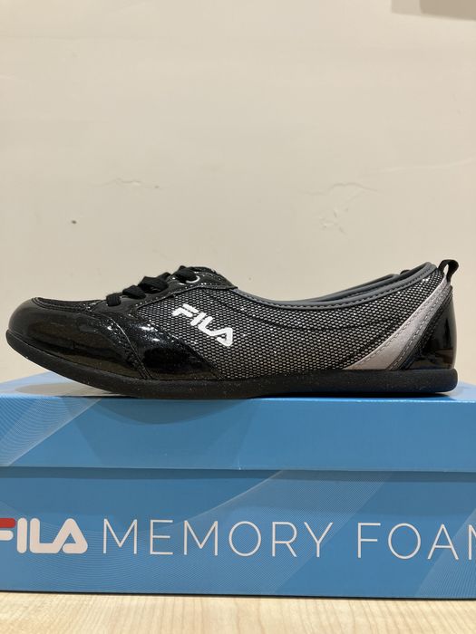 Летни затворени обувки FILA