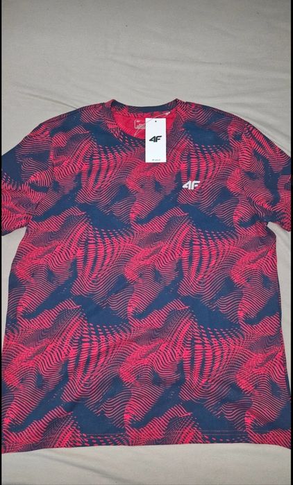 Tricou 4F, nou cu eticheta