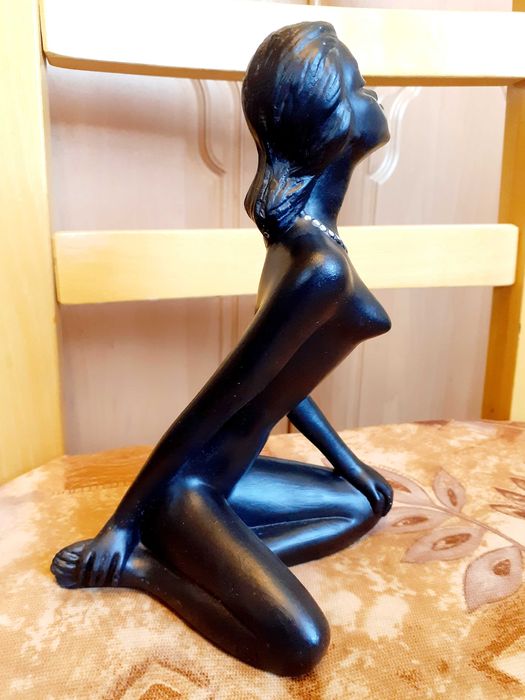 Фигура "Гола африканка"