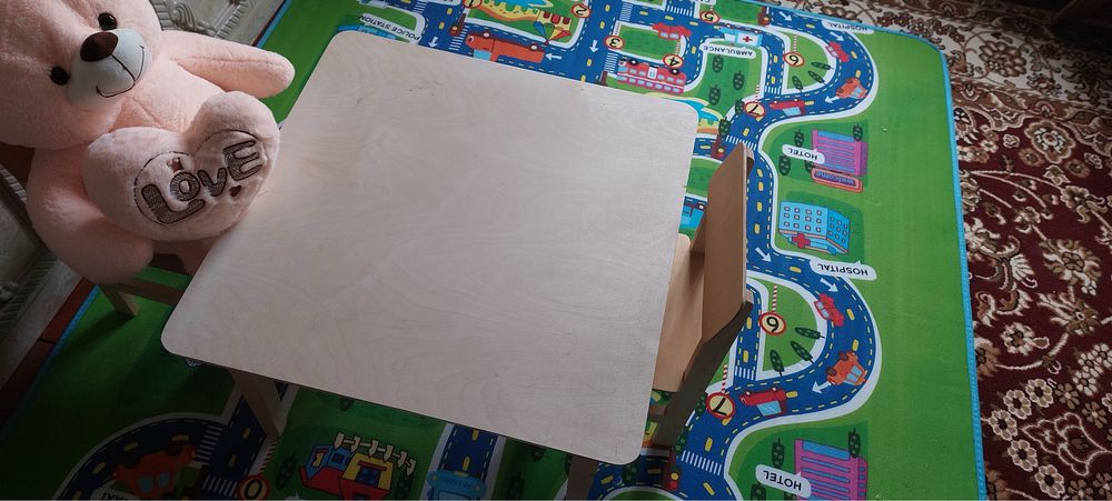 Детский стол и стулчик