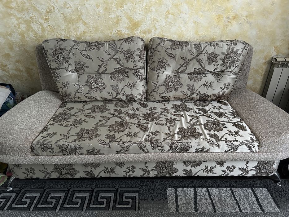 Продам диван в отличном состоянии