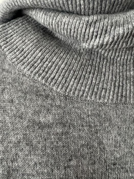 Pulover 100% casmir nou cu eticheta marimea L