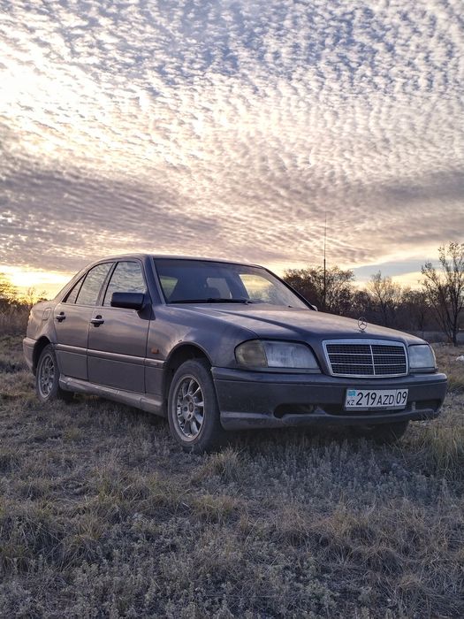 Mercedes Benz C180