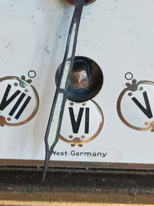 Източно германски малък паркетен часовник работещ