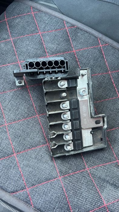 Блок предохранителей