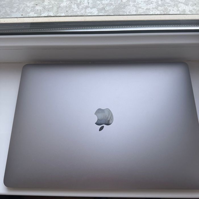 Продам macbook air 128gb intel core i5