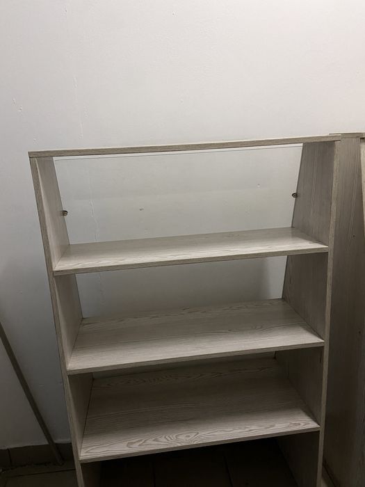 Продам стеллаж маленький срочно