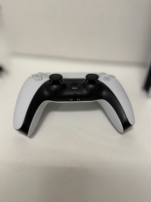 PlayStation 5 1TB в отлично състояние !